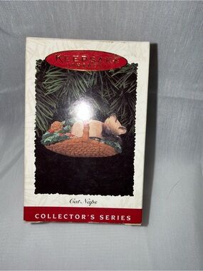Hallmark Keepsake Ornament Cat Naps - Red, White, Green, Brown